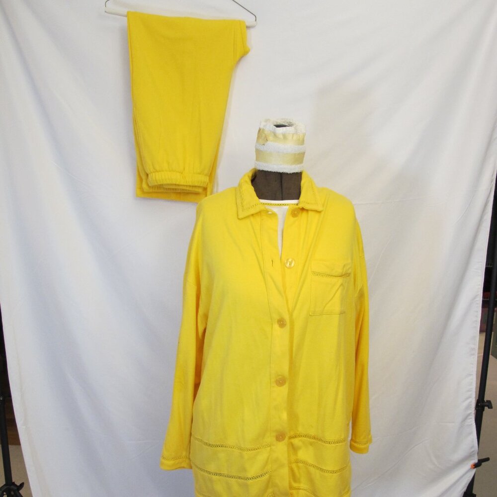 Mark, Fore, & Strike yellow and white 3-piece knit pantsuit XL